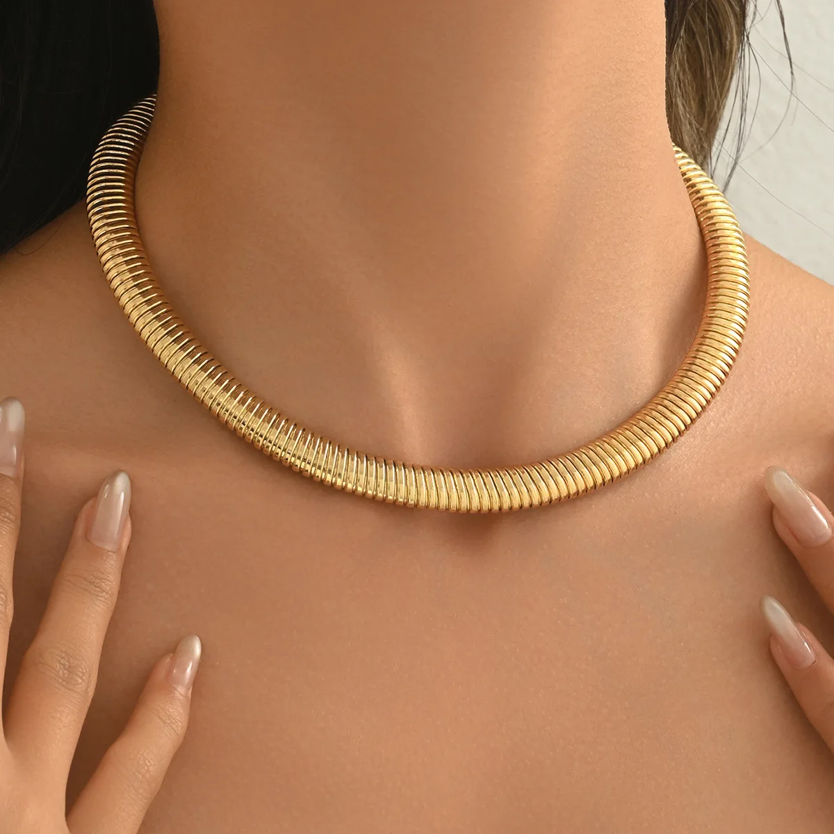 

Exaggerated Stainless Steel Gold Plated Large Hoop Choker Necklace Personalized Design for Women Party Jewelry Accessories