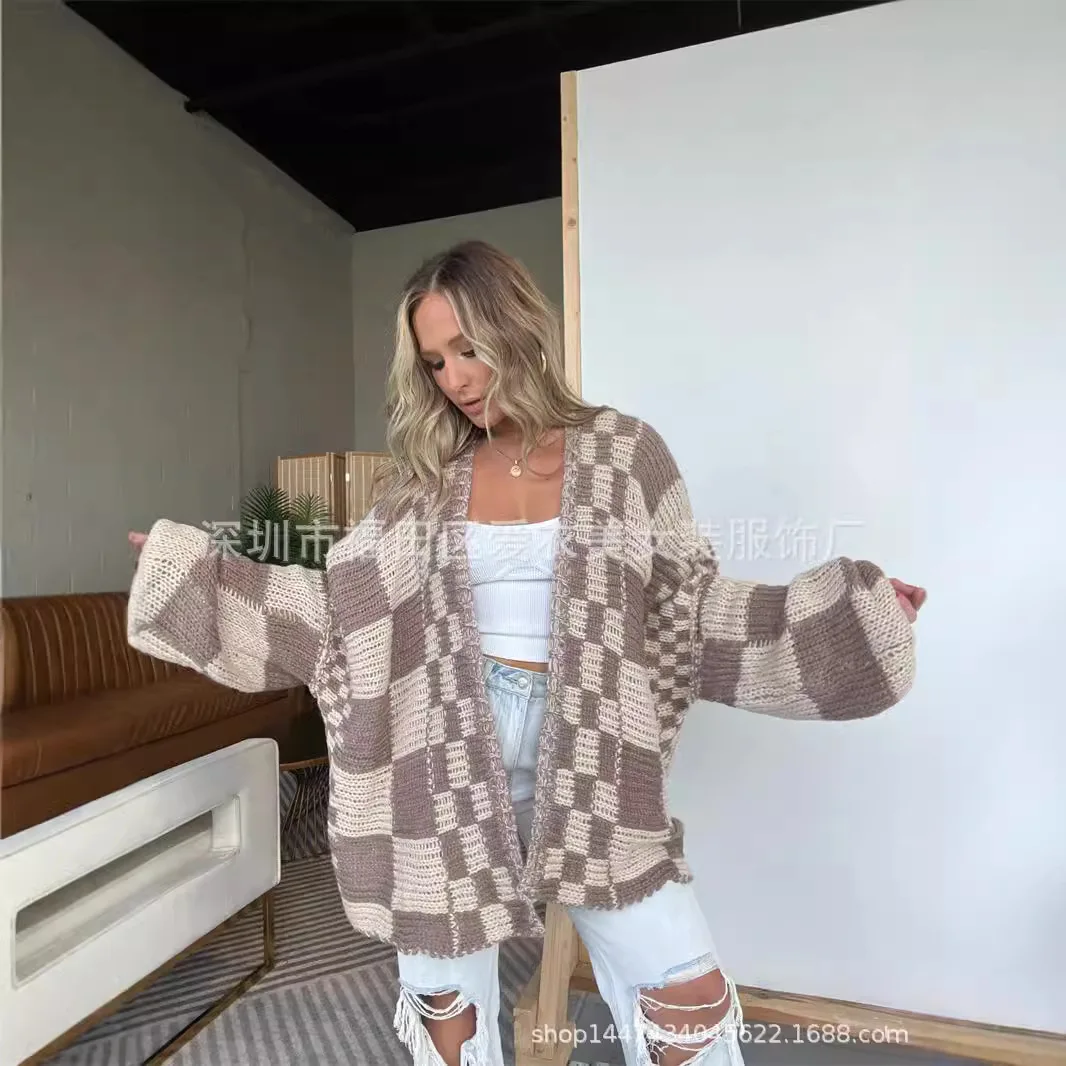 

2025 Autumn New Women's Fashion Trendy Color blocked Grid Sweater Women's Loose Open Knitted Cedar Fashion Women's Street Wear