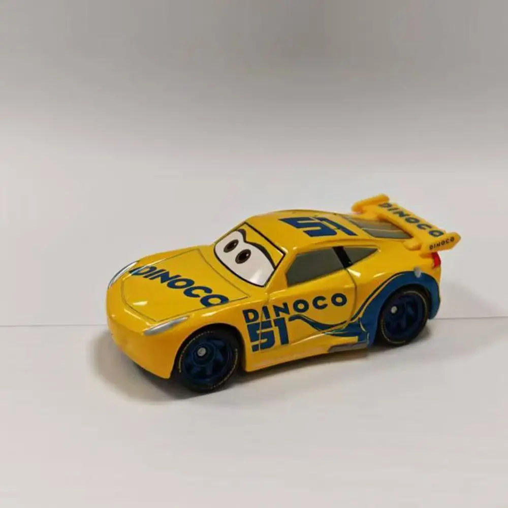 Takara Tomy Disney Cars Tomica C-06 Cruz Ramirez 1/64 Coche de Carreras en Miniatura, Modelo de Simulación de Metal, Juguete Coleccionable para Anime