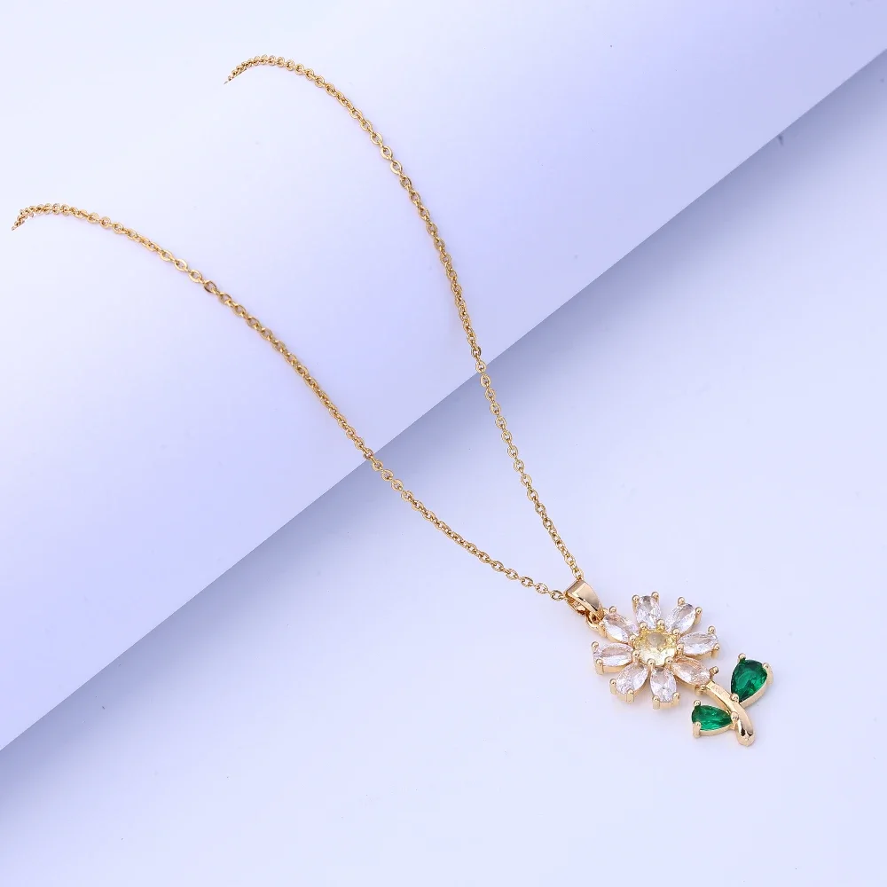 Collana da donna con fiore girevole in acciaio al titanio, design di nicchia, senso semplice, tendenza della moda, temperamento versatile, catena con clavicola