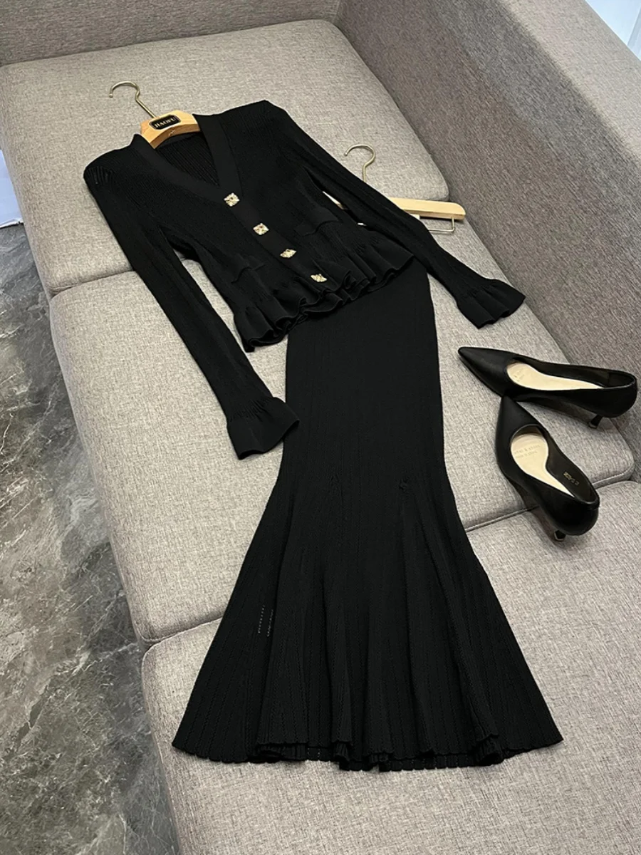 

Faionable Knitted Two-Piece Set with Waist-Cinching Bell Sve Top And Fi-tail Skirt B0443 Women's Commute Sle Ensemble