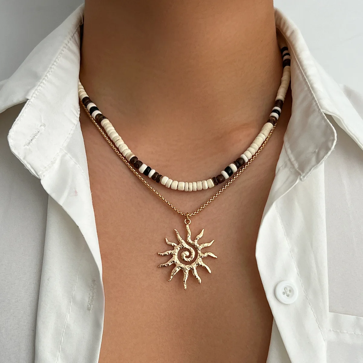 

2025 Summer Beach Vacation Bohemia Sun Coconut Husk Pendant Necklace Men Plastic Sun Pendant Beads Jewelry Gift