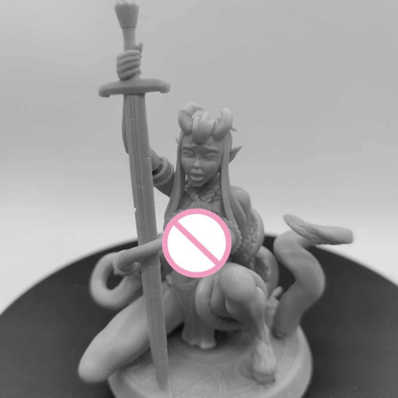 

1/24 Scale Resin Figure The girl bound by an octopus Nsfw Diy Assemble Model Kit Unassembled and Unpainted 3D printing toy
