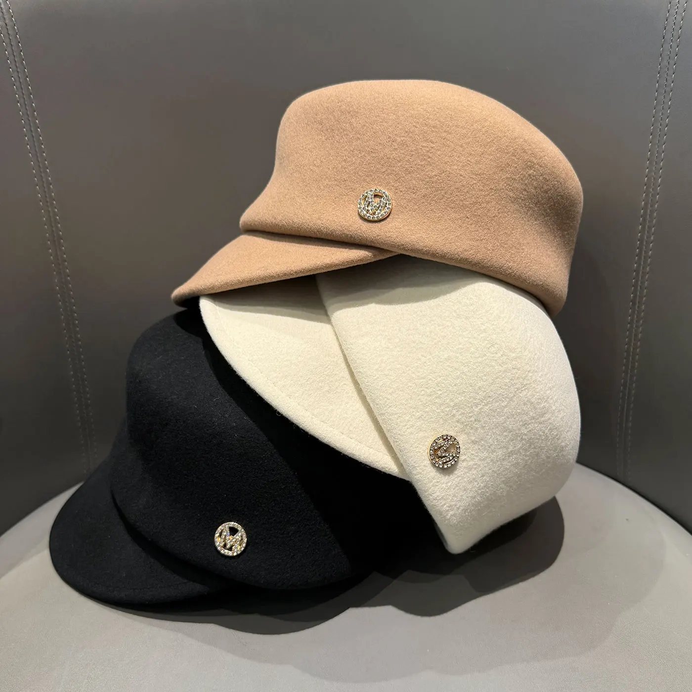 Neue Klassische 100% Wolle M Brief Reit Kappe Fedoras Frauen Winter Hohe Qualität Baskenmütze Kappe Im Freien Britischen Mode Ritter Hut – Detail 10