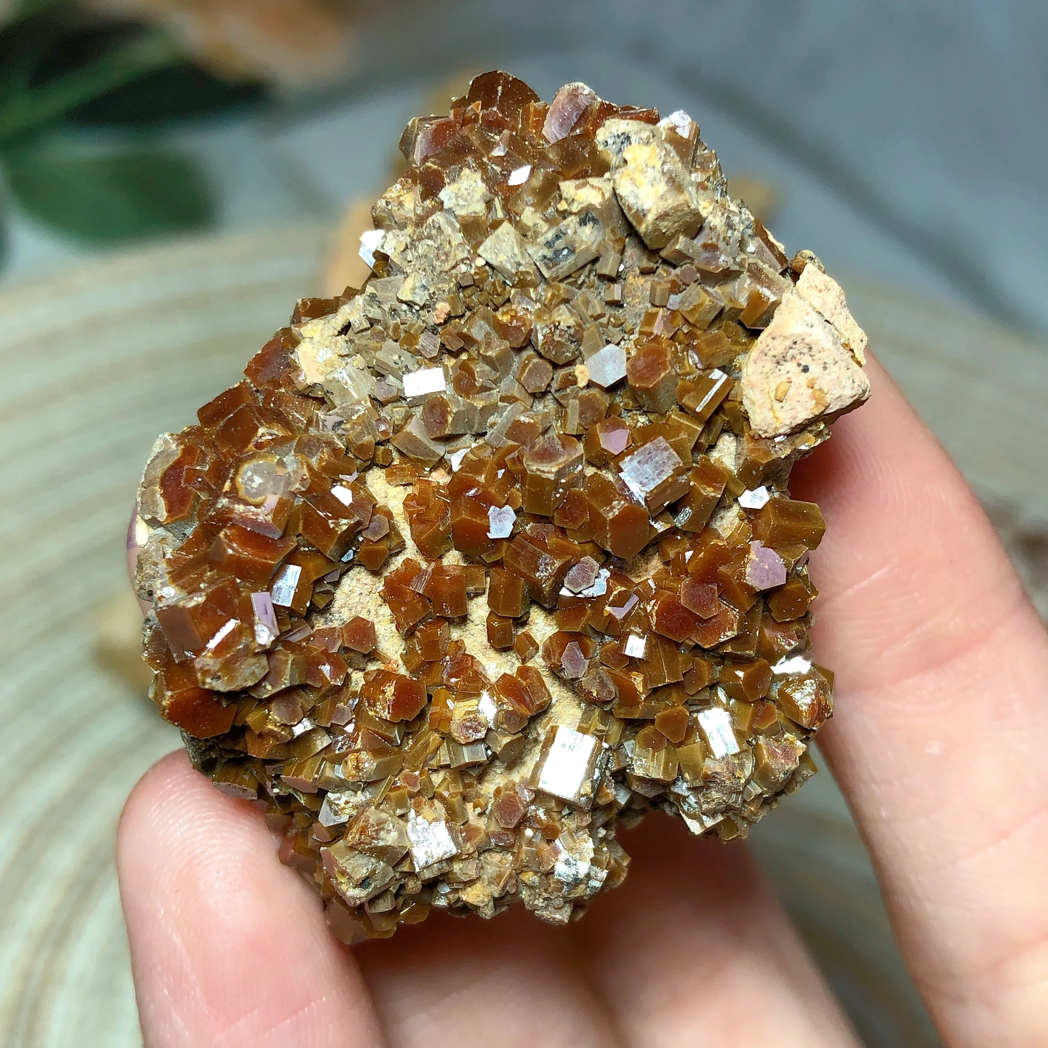 

Natural Crystals Vanadinite Raw Stone Specimen Healing High Quality Wholesale Ore Mineral Gemstone Home Decorations Room Decor