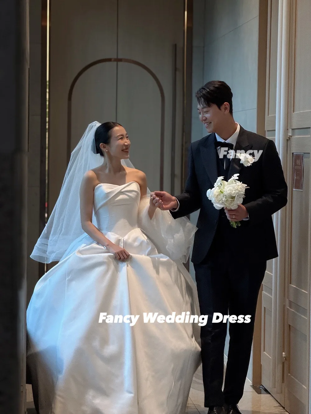 Fancy Luxury Korea A Line Main Wedding Dress Photo Shoot Strapless Soft Satin Prom Gown Back Corset Customized 웨딩드레스