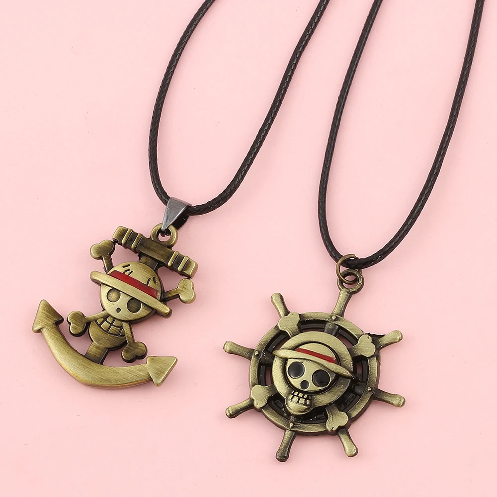 Collier pendentif en métal Anime One Piece, insigne de crâne de gouvernail de bateau vintage, bijoux de cou JOCosplay, accessoires de décoration tendance