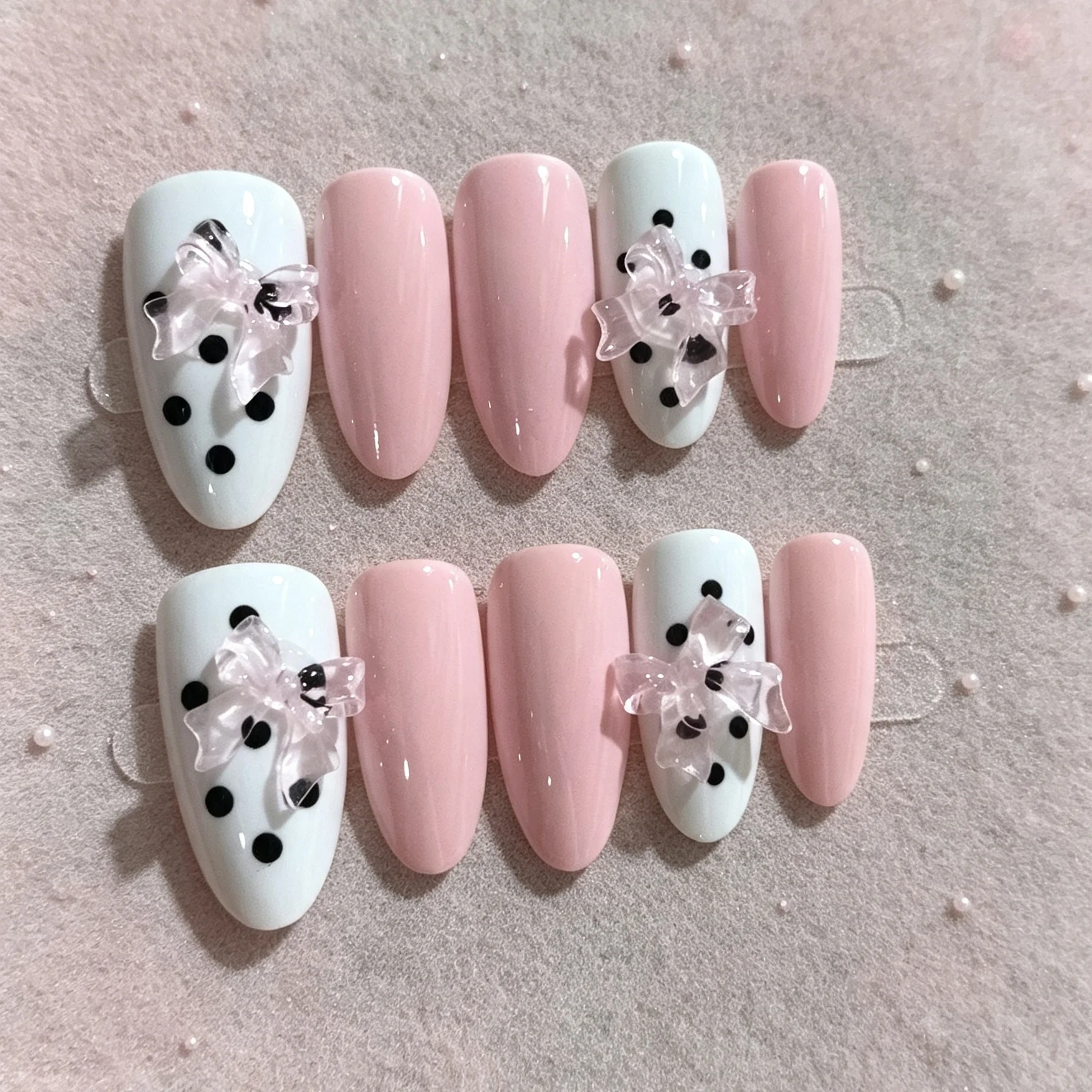 10 Pieces of Hand Pressed Oval Shaped Nails, Beautiful Fake Nails, Pink and White Polka Dot Translucent Bow, Suitable for Women