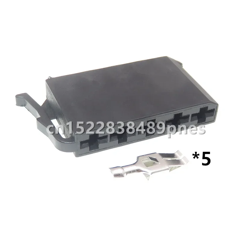 5 Pole 1H0 953 637 Automotive Wiring Harness Connector Car Socket 1H0953637 With Terminals