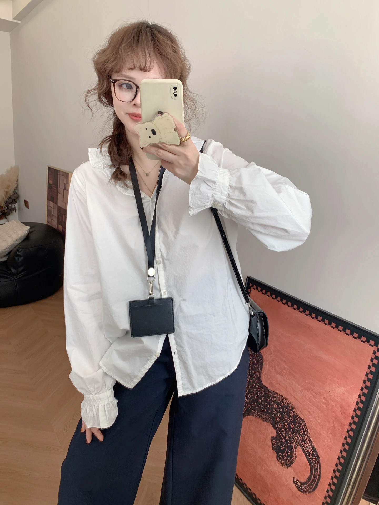 

Spring 2026 White V-ne Women's irt Korean Sle Simple Wooden Design Cotton Long Sve Breathable Moisture ng