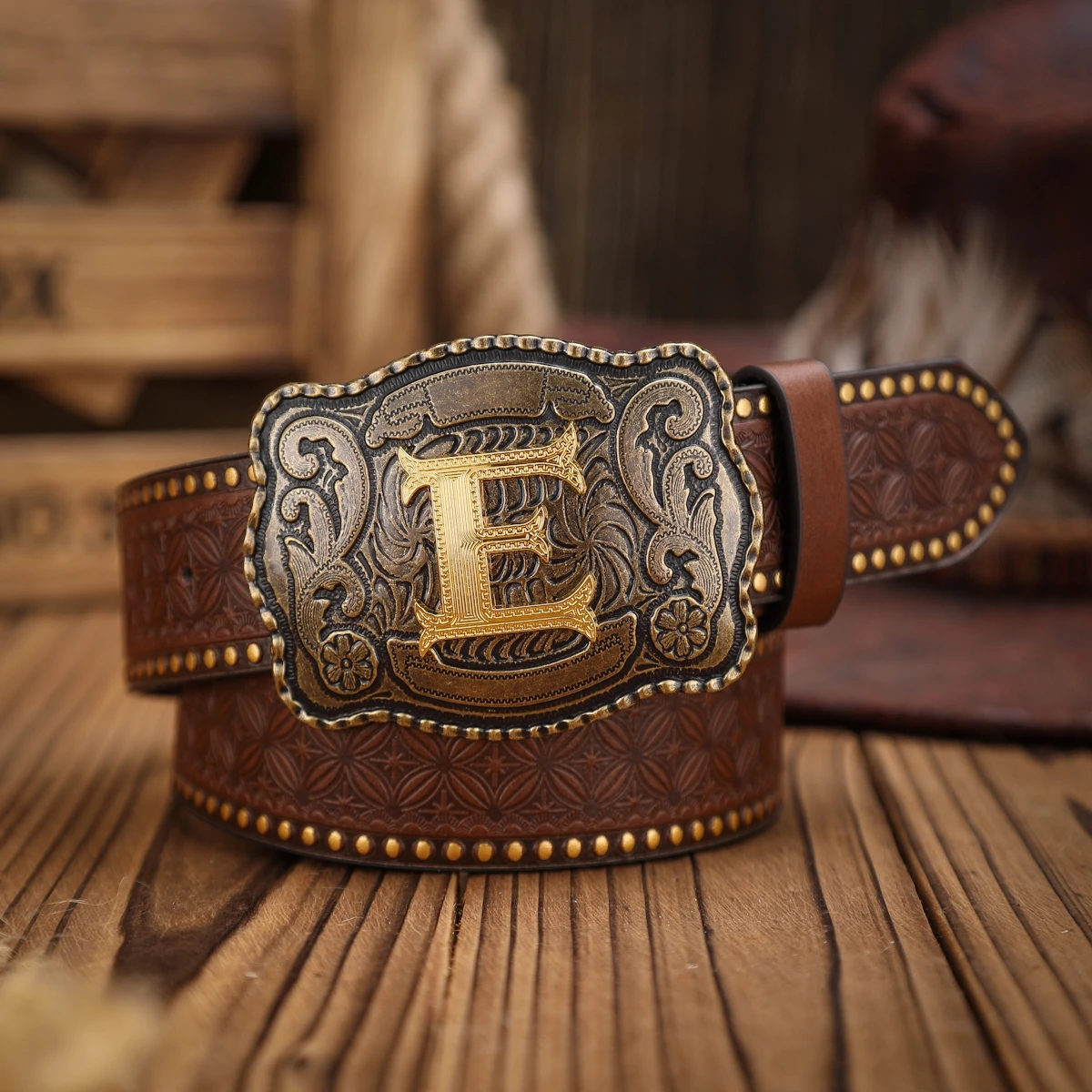 Ein Gürtel aus PU-Leder im Western-Stil für Damen und Herren, ein klassischer und lässiger Retro-Gürtel. – Detail 18