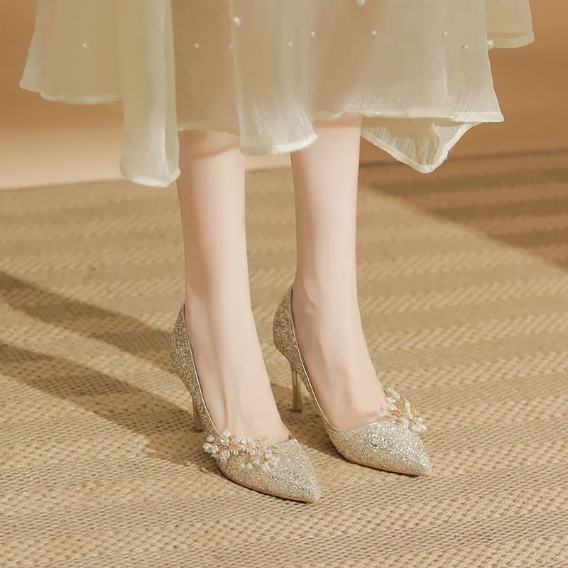 

Большие размеры 31–43, новинка 2025, серебряные туфли-лодочки, свадебные туфли на высоком каблуке, женские туфли на шпильке с блестками и кристаллами для подружки невесты на тонком каблуке