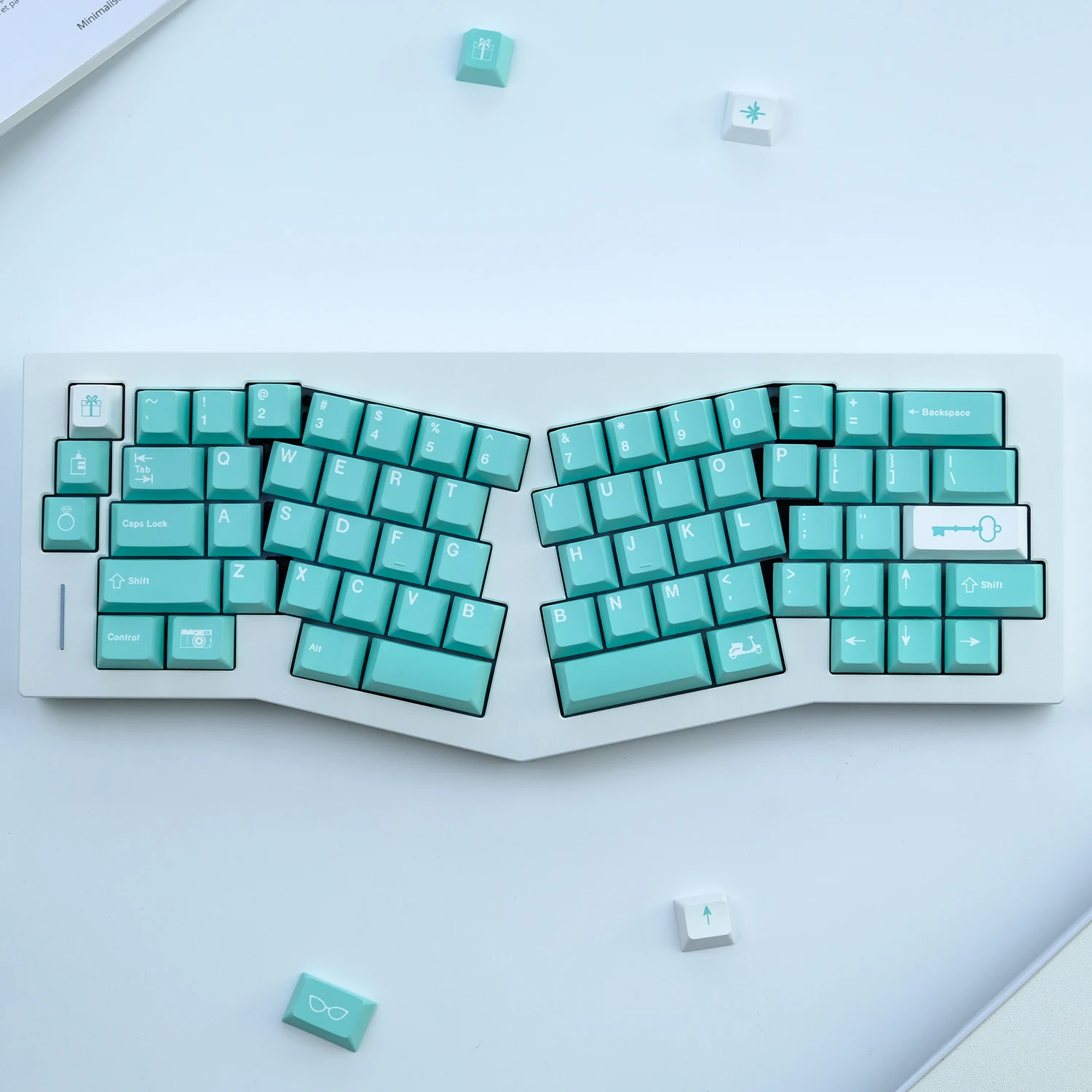 

Cyan GMK Finer Things Keycaps Cherry Profile PBT Dye Sublimation Mechanical Keyboard Keycap For MX Switch GK61/68/84/87/96/980