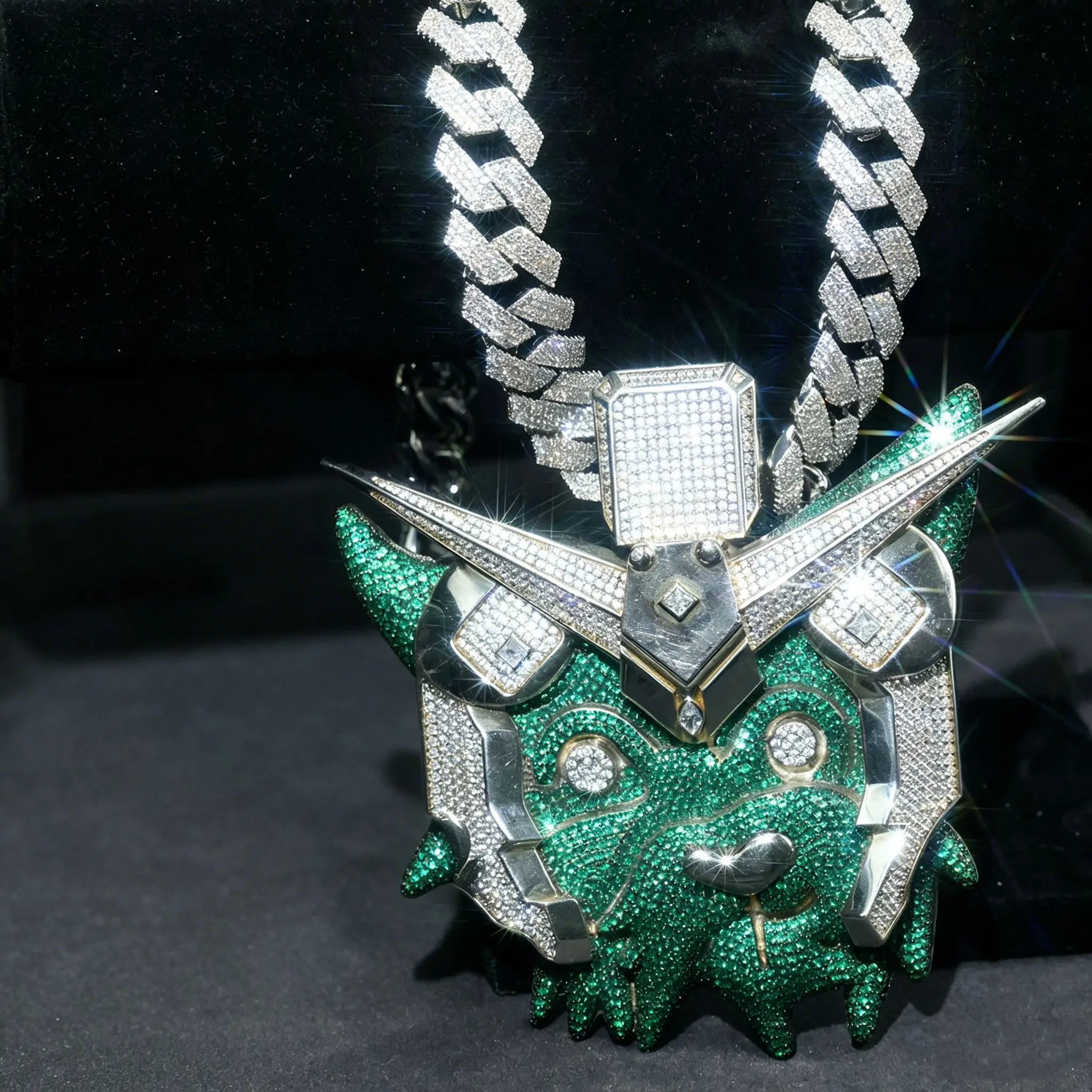 

LYEE CYEE Luxury Mech Tiger Head Geometric Animal Armor Helmet Pendant Necklace Rap Singer Pendant Men and Women Fashion Street Party Gift Decoration Birthday Gift Valentine's Day Gift Unique Jewelry