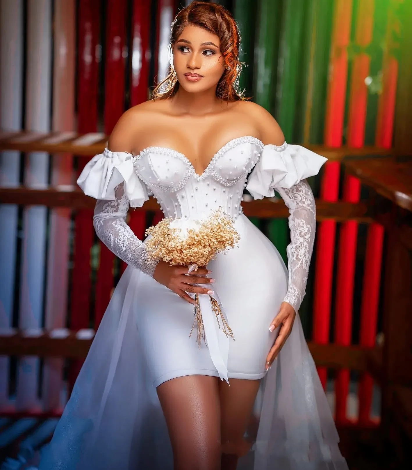 2026 Neues kurzes Hochzeitskleid für die Braut mit abnehmbarer Schleppe, schulterfrei, Perlenspitze, Brautparty-Kleider, Vestidos De Noiva