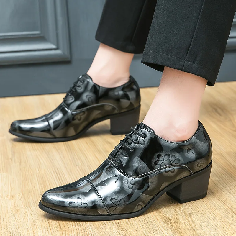 

2026New Men's Fashion Classic Wedding Party Derby Shoes Men Patent Leather Brogue Shoe Mens Lace-up Dress Business Office Flats