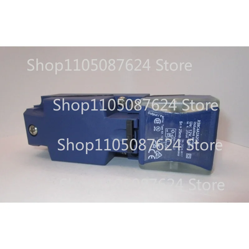 YY  XS9C4A2A2G13 For TELEMECANIQUE Inductive proximity sensor FAST SHIPPING