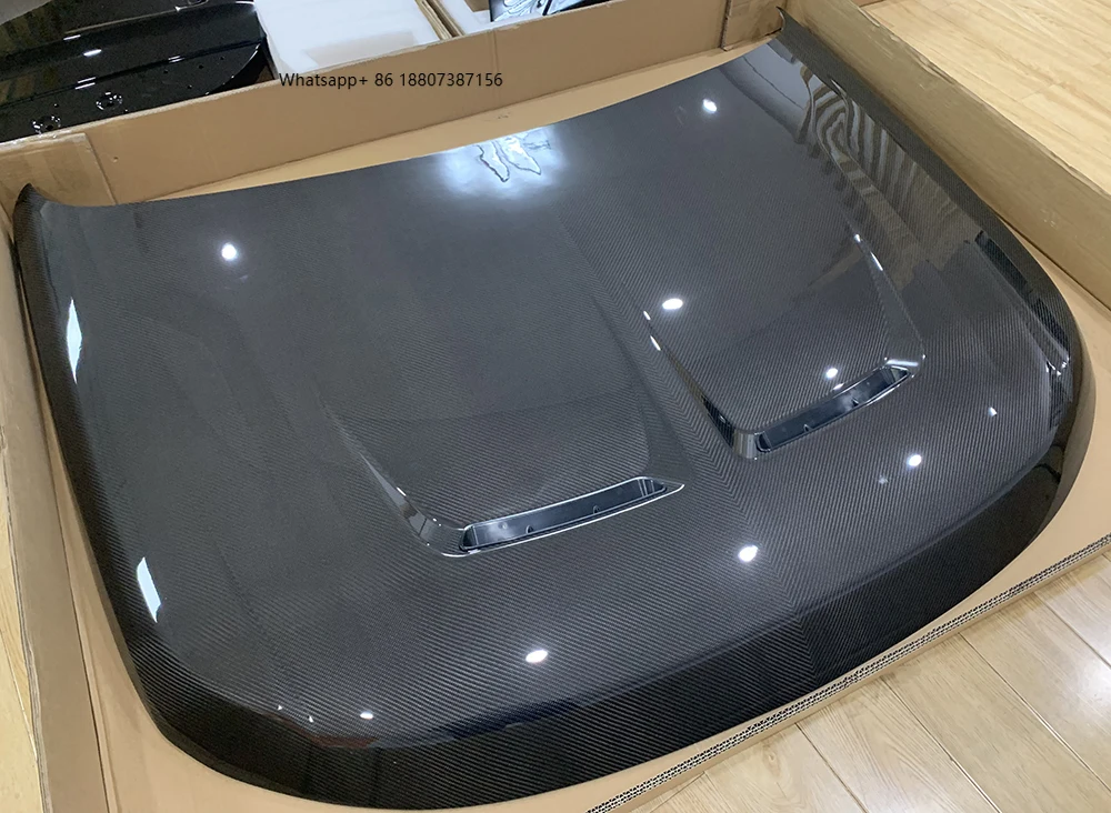 

Car Modification Accessories Carbon Fiber Hood Dry Carbon W/Aerodynamic Vents (OEM Fit) forLand Rover Defender 90 /110 2020