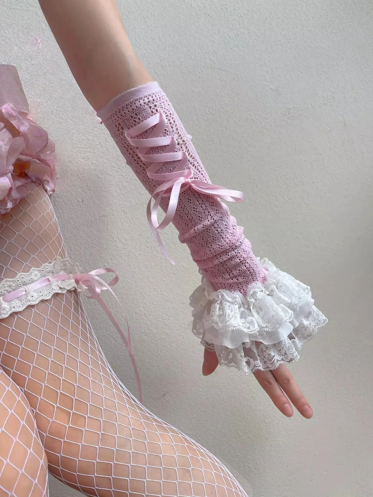 Lolita Schleifen-Spitzen-Handarbeit-Armwärmer Kawaii Fingerlose Netz-Handschuhe Ballett Süße Dienstmädchen Lange Manschette Handgestrickte Ärmel – Detail 5