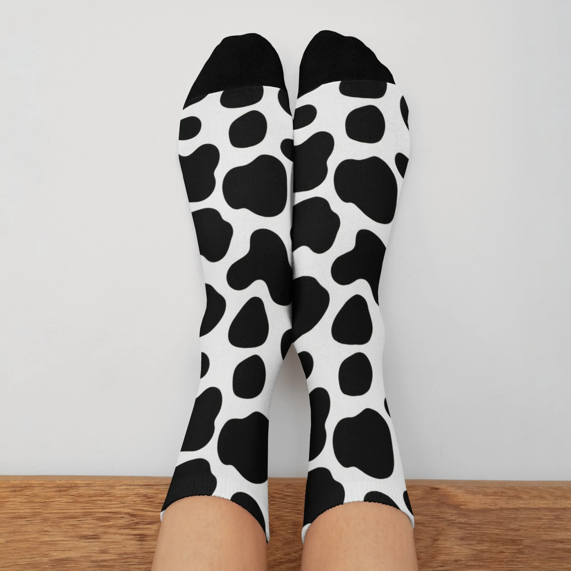 ลายวัวย้อนยุคการ์ตูนเรียบง่ายถุงเท้าผู้ชายและผู้หญิงถุงเท้ากันลื่นระบายอากาศได้ฮาราจูกุถุงเท้ากีฬาลำลอง