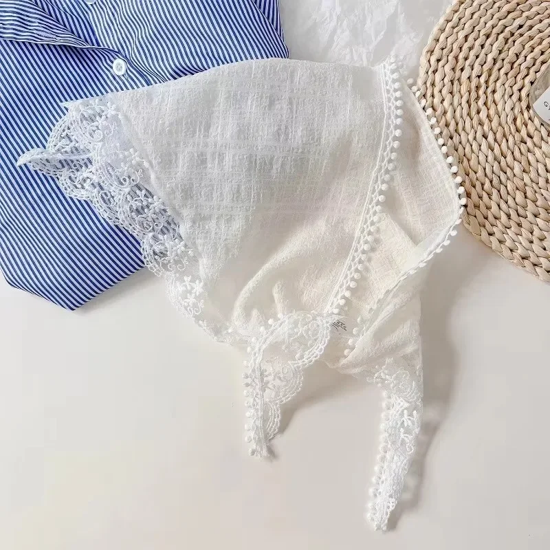 

Кружевной цветок, элегантный темпераментный кружевной женский цветок, белый сладкий треугольный шарф, тонкая дышащая лента, художественный стиль, фото для путешествий