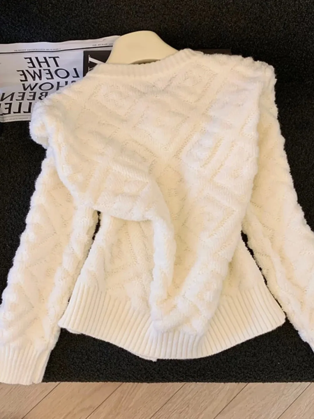 Retro Apricot Knitted Open Cardigan Women's Fashion Design Unique Super Beautiful Sweater Short Outerwear Autumn 2026 New Arr...