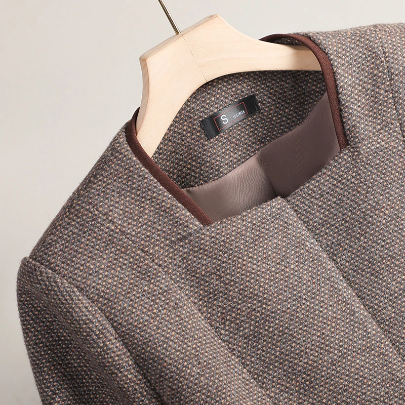 ผู้หญิงสีน้ําตาลแขนยาว Slim Woolen Blazer Coat แฟชั่น 2024 ใหม่ฤดูใบไม้ร่วงฤดูหนาวสุภาพสตรีสแควร์คอปุ่มเสื้อ CHIC