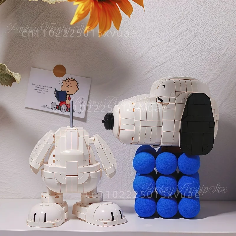 

Large Snoopy Building Blocks Anime Action Assembly Educational Toy Movable Model Collect Decoration Children's Birthday Gift