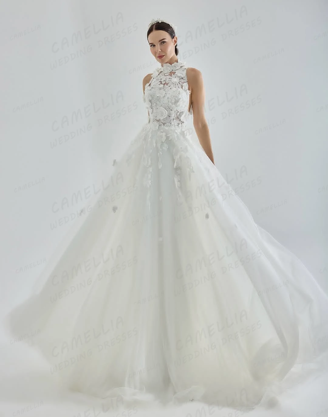 

Simple Wedding Dresses Tulle Appliques Women's A Line Bridal Gowns High Neck Sleeveless Sweep Train Vestidos De Novia Customized