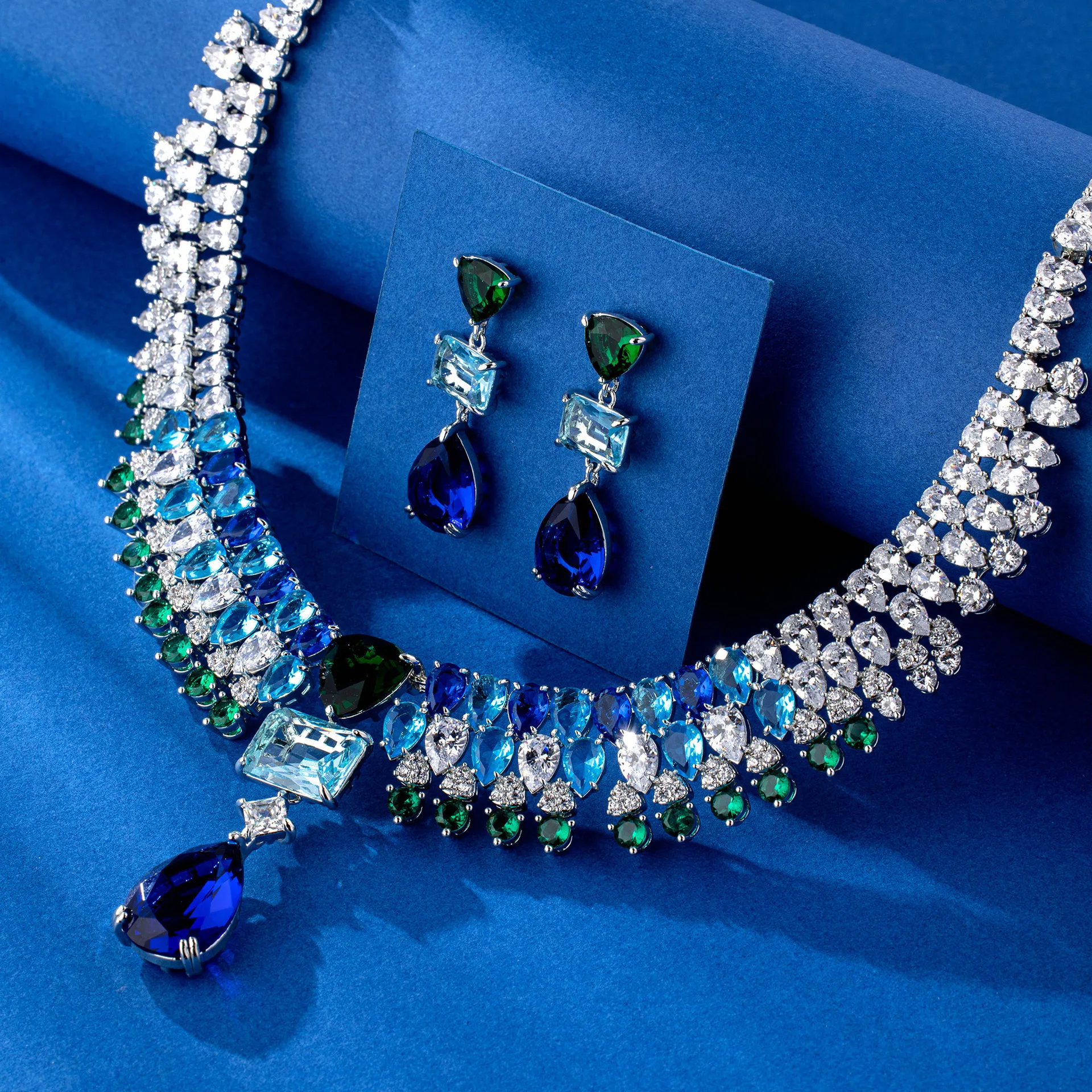 Women Luxury Gradient Color Zircon Necklace Earrings Set Elegant Banquet Dress Accessories High End Fashion Jewelry Delicate Gif