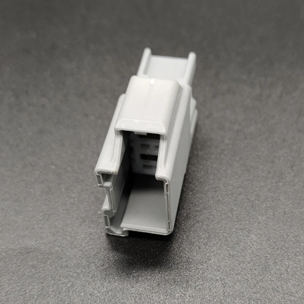 7282-6449-40 4 Pin Unsealed Automotive Connector Male YESC Kaizen Series 1.5mm PBT Light Gray for Power Wiring