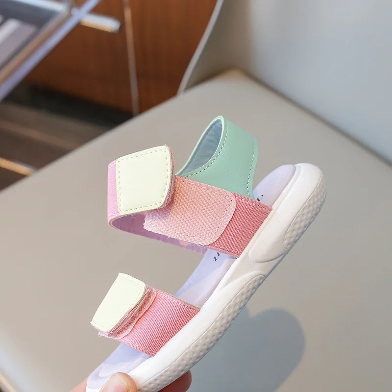 Рисунок 2 - Сандалии спортивные для девочек