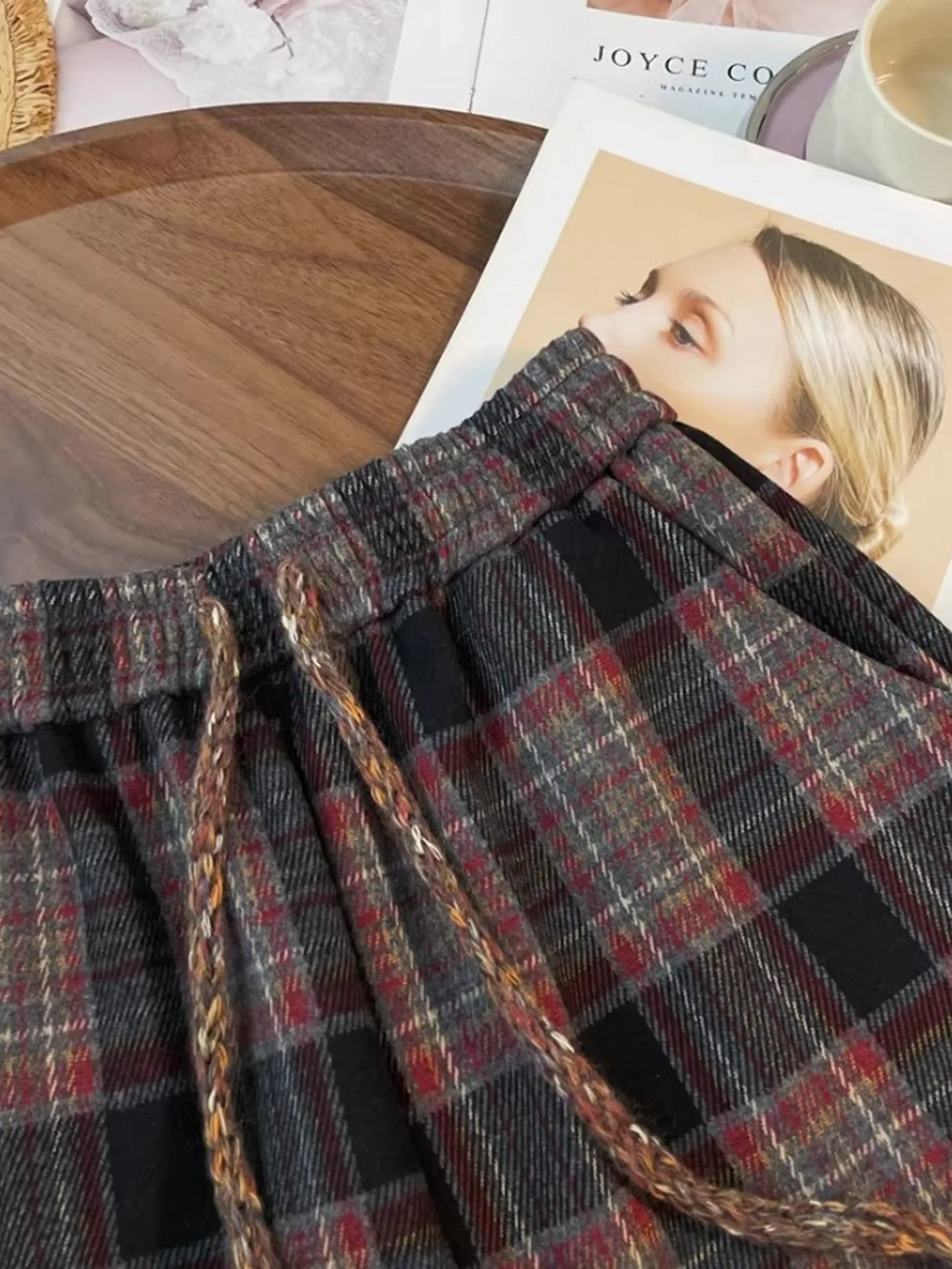 กางเกงขายาวทรงตรงลายสก็อตสำหรับผู้หญิง ฤดูใบไม้ร่วง ฤดูหนาว ทรงหลวม ช่วยพรางหุ่น สไตล์ลำลอง ใส่ทำงานได้