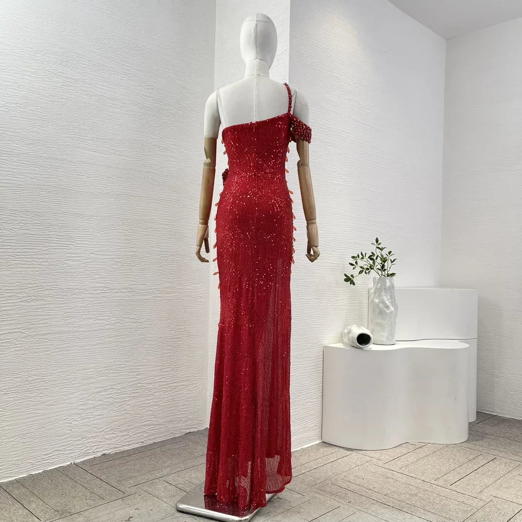 Abito maxi sexy da donna con spacco laterale con paillettes e diamanti con taglio rosso autunno 2024