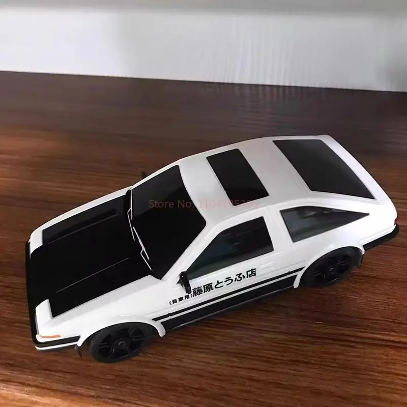 Em estoque 1:24 ae86 rc drift carro de controle remoto tração nas quatro rodas carro de corrida de alta velocidade 2.4g simulação presentes de natal