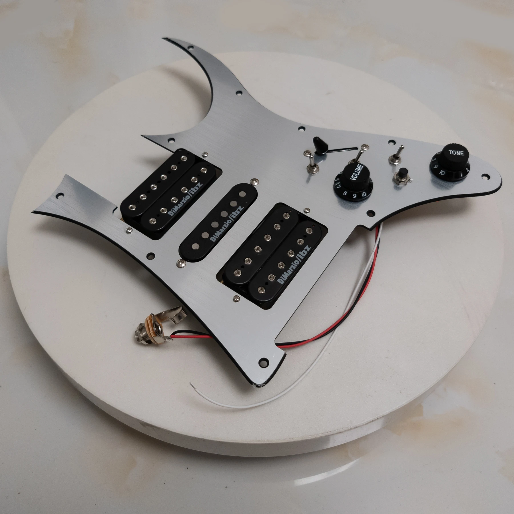 

Guitar Prewired Loaded Pickguard Coil Splitting Single-coil Pickup Humbucker Pickups Brushed Silver For RG
