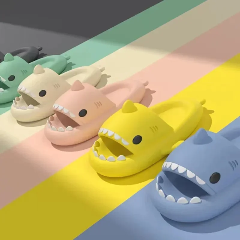 Shark kapcie mężczyzna/kobieta letnie slajdy plażowe antypoślizgowe Shark Clapper buty Cute Cartoon rodzic Sharkie pantofel dziecięcy klapki japonki