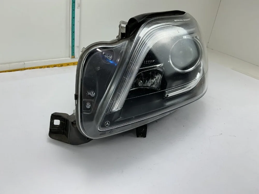 X166 GL Class 2013-2015 US Version Front Headlight Assembly Auto Lighting System OEM 1668205761 1668205861