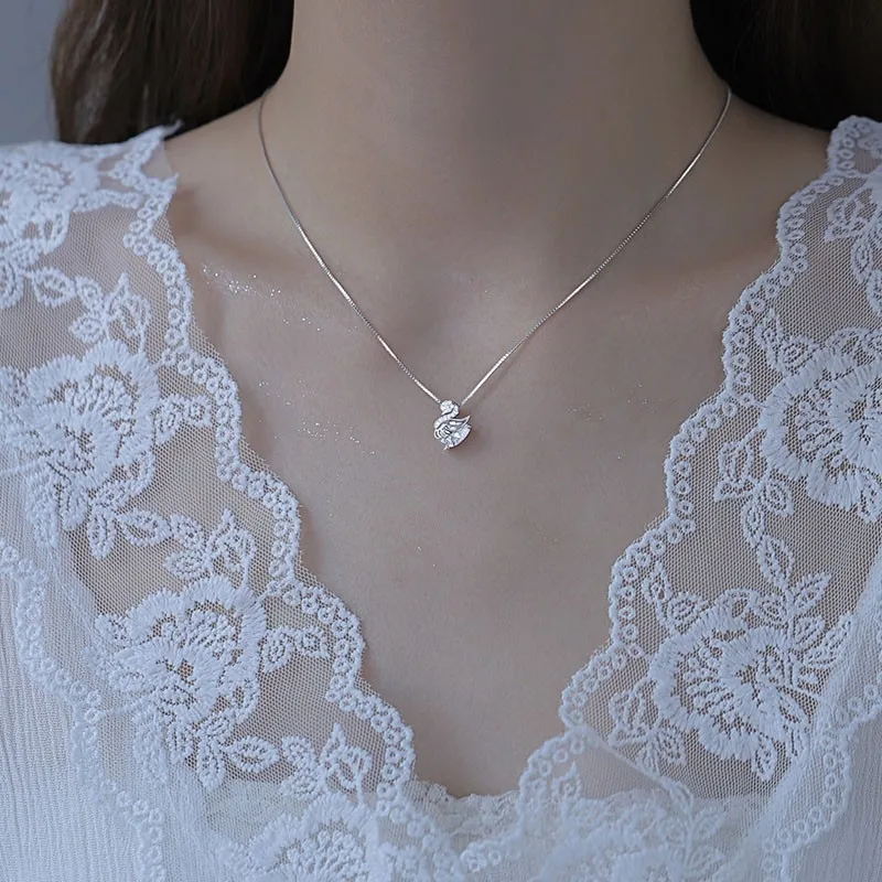 2023 New Little Swan Mozambique Diamond Necklace With Certificate For Light Luxury And Niche Clavicle Chain Pendant