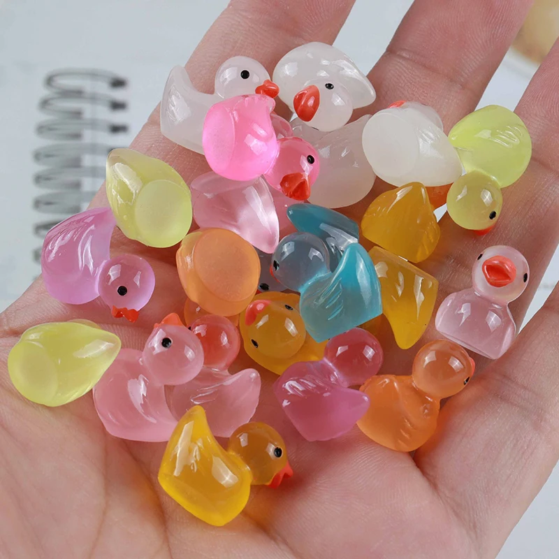 

50Pcs Random Color Resin Mini Duck Miniature Figurines Ornaments Tiny Cute Luminous Duck For Bars Or Garden Decoration