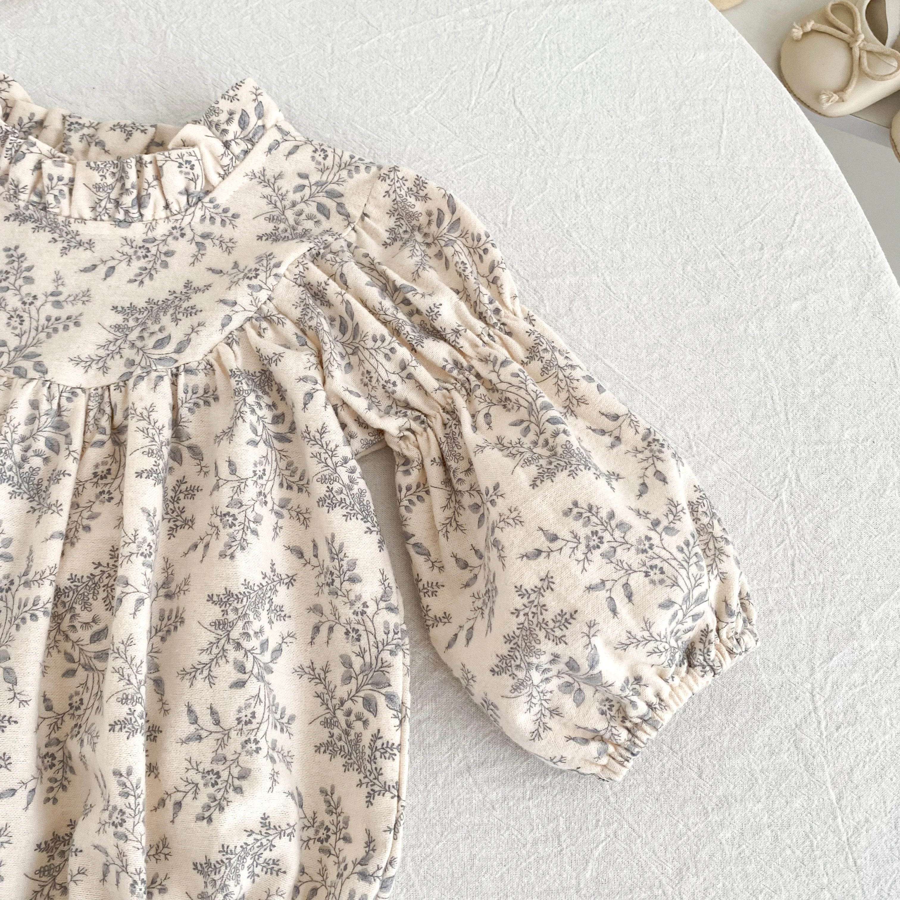 Baby-Mädchen Blumenmuster Bubble-Strampler mit Rüschenkragen, langen Puffärmeln, Baumwoll-Body für Neugeborene, Herbst-Einteiler-Outfit 0-24M – Detail 9