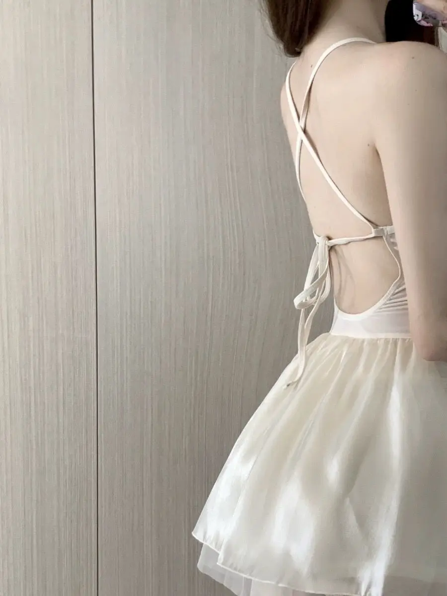 Traje de baño de una pieza con falda de playa delgada conservadora sin espalda sexy con agradable arco y tirantes de color sólido