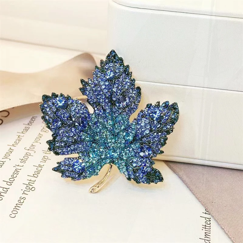 Criativo e elegante Maple Leaf Broche Pin, Pinos de roupas blusão, Terno Jaqueta Acessórios, Nova Moda