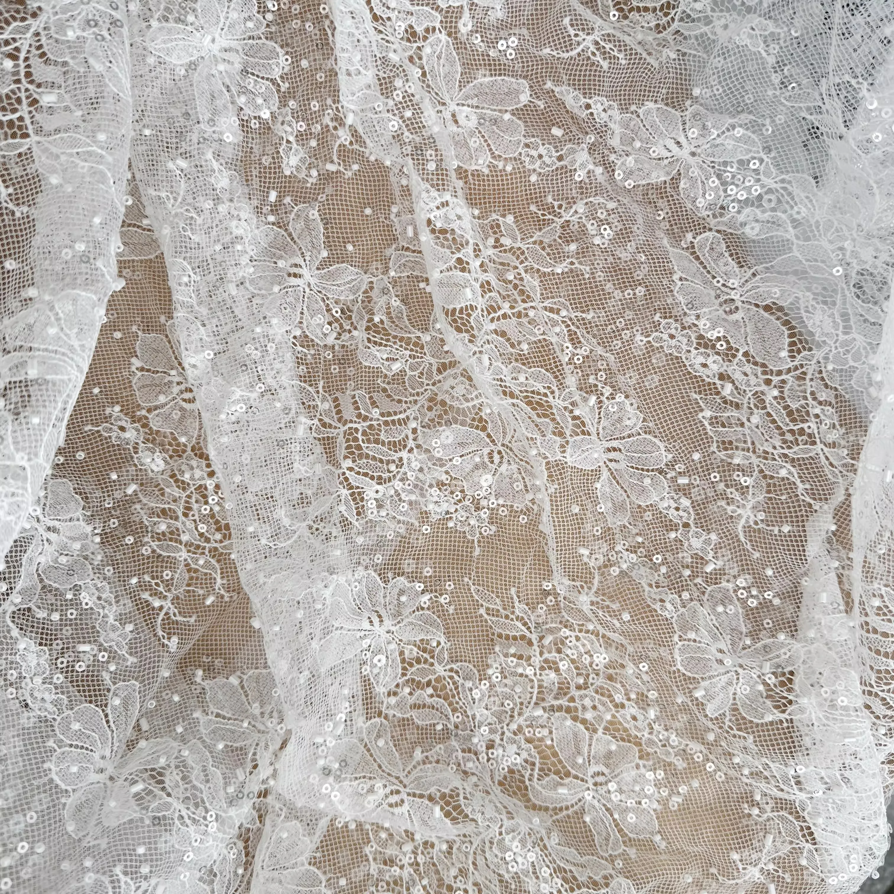 

1 ярд изысканная кружевная ткань с жемчугом и бусинами для ногтей, мягкая свадебная фата, кружевные аксессуары, африканская ткань для одежды