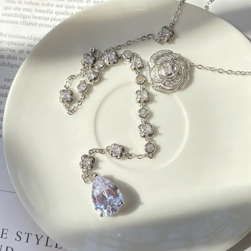 

Xiaoxiangshan Camellia Water Drop Heavy Industry Sparkling High End Rose Tassel Necklace Women's Jewelry