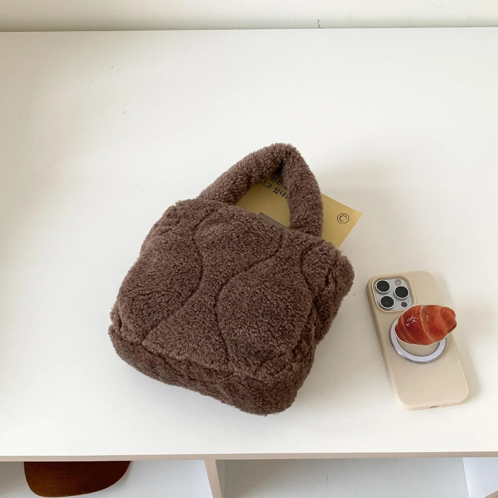 

Retro plush bag, autumn/winter new style, sewn handbag, small shoulder bag, versatile fashion crossbody bag