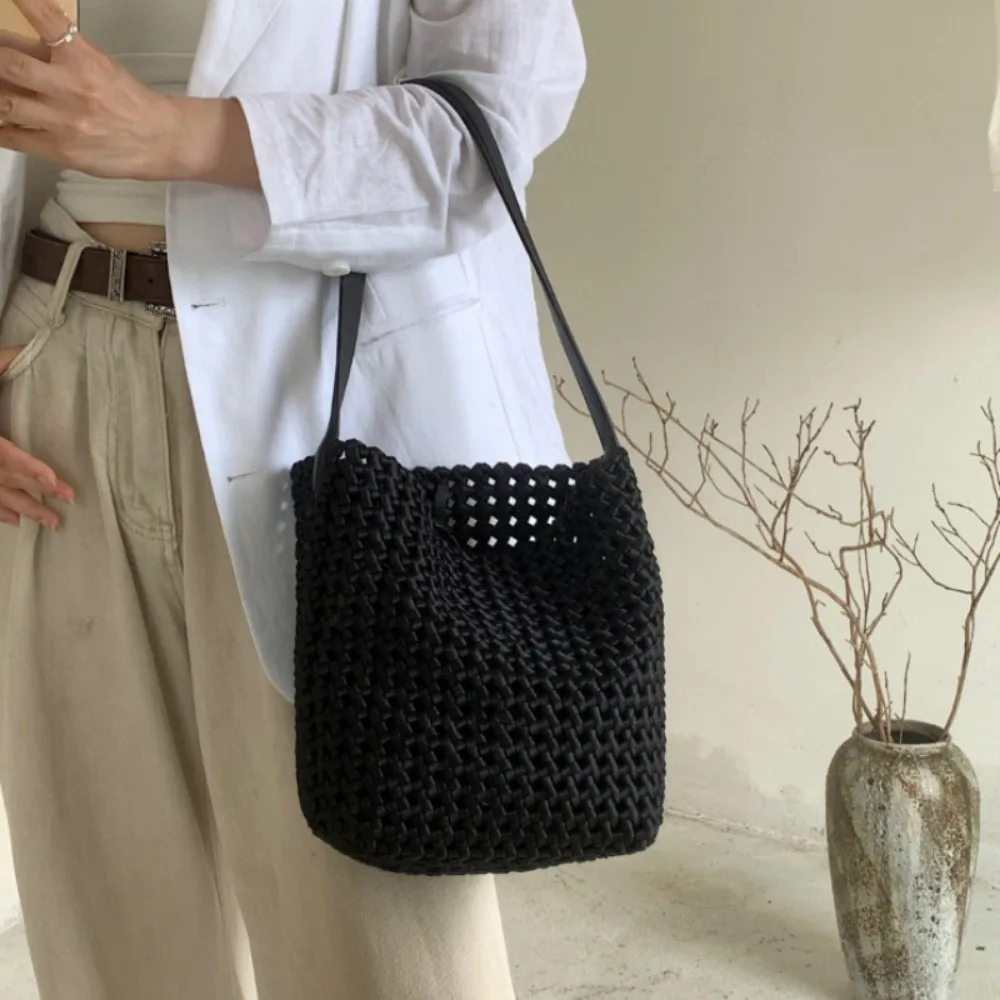 

New Women Daily All-match Bucket Exquisite Handbags Hollow Out Minority Braid Casual Shoulder Bags Female Commuter Underarm Bag