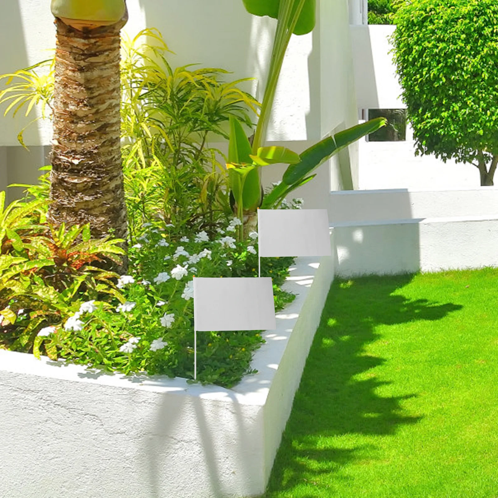 

50Pcs Handheld Flags Solid White Mini Blank Polyester Flags on Sticks for Sports Parties Festival DIY Decorations