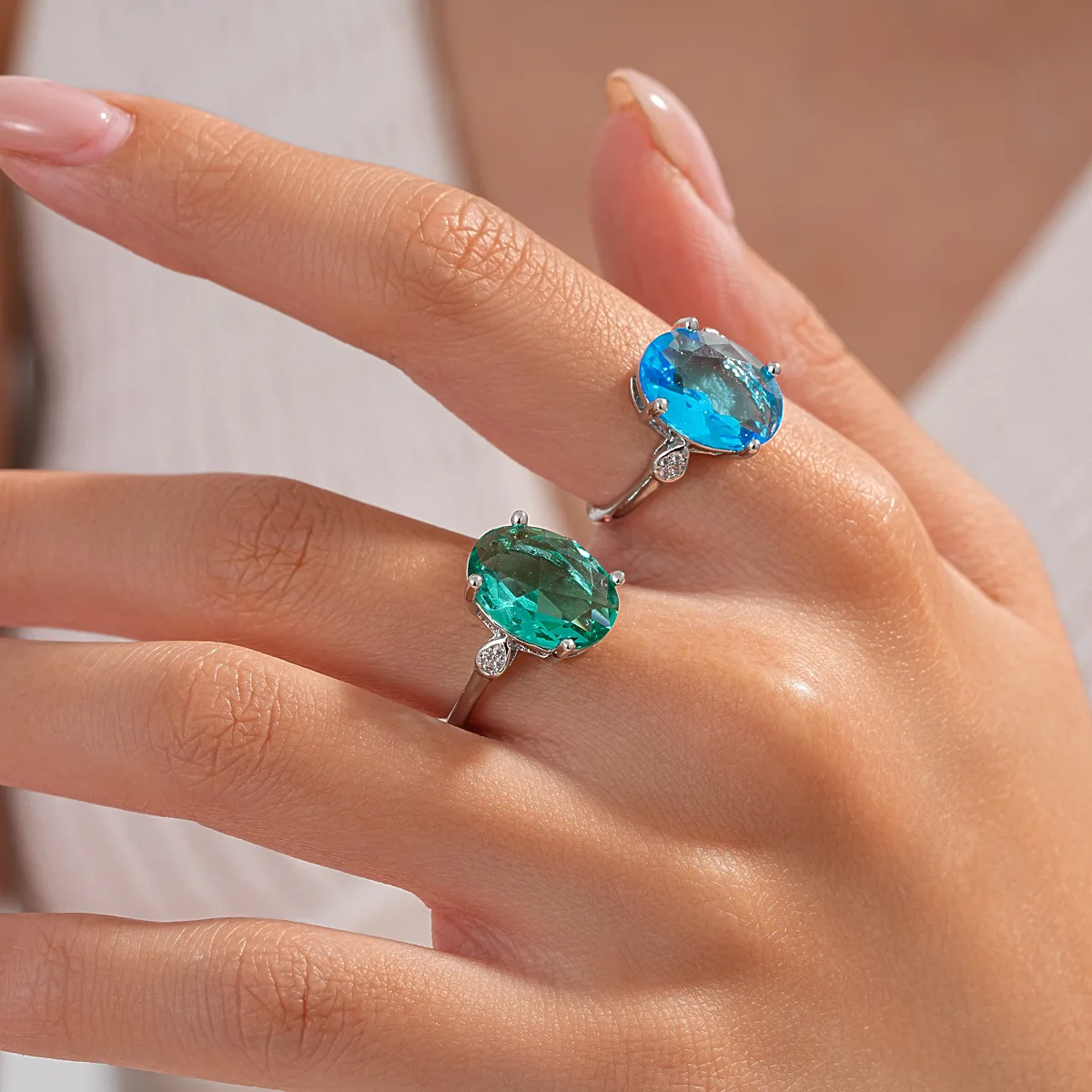 Retro Oval Colored Gemstone Zircon Open Ring with Side Inlaid Crystal Silver Tone Ring for Women's Banquet Date Jewelry Gift