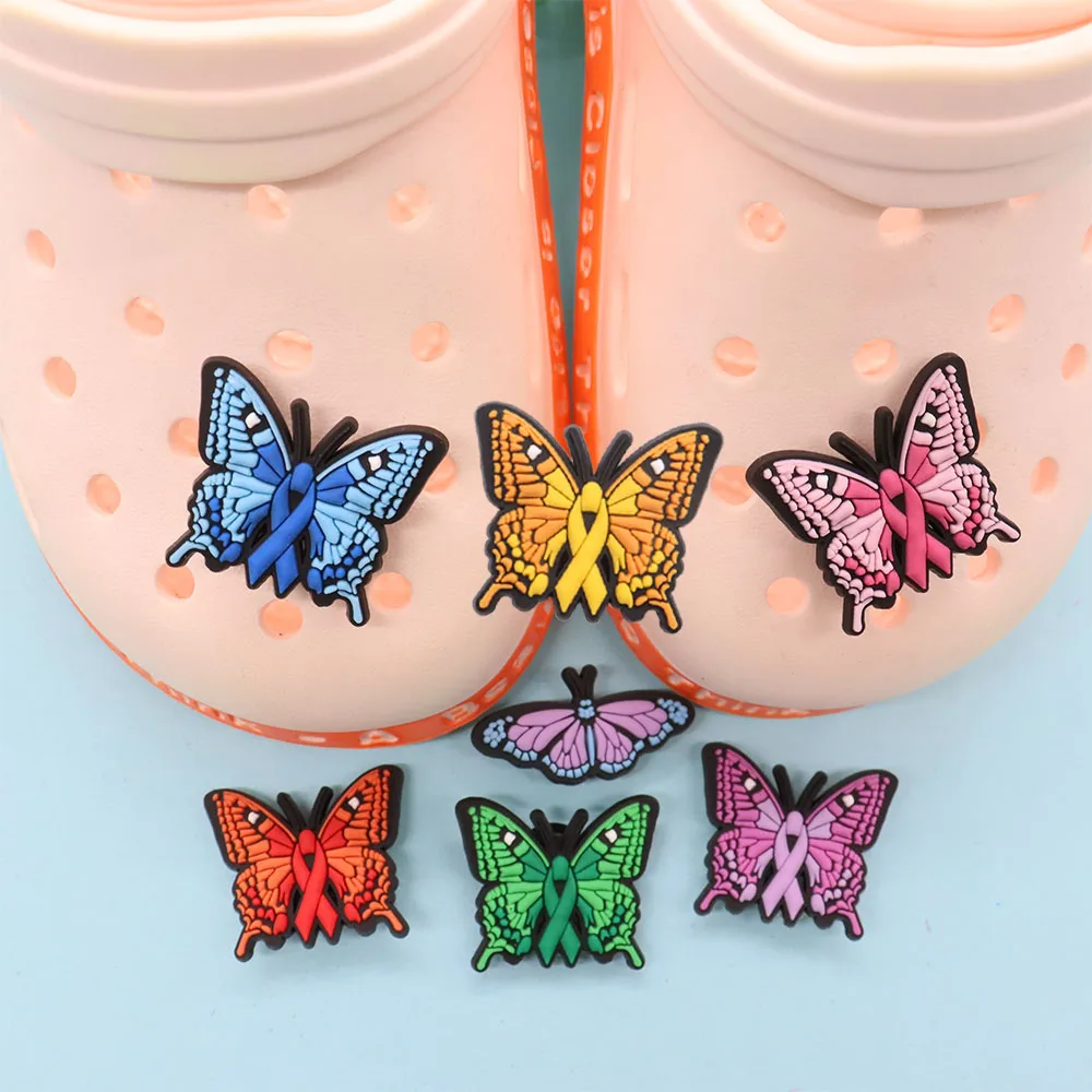 Mix 50pcs PVC Animal Insect Kawaii Colorful Butterfly Shoe Buckle accessori divertenti scarpe fai da te decorazione Charms per zoccoli Pins